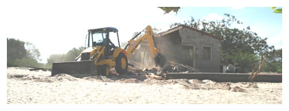 Opressão: as casas dos trabalhadores foram destruídas