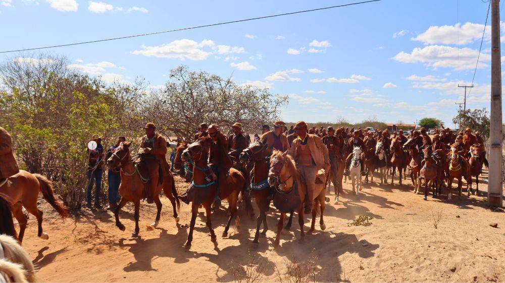 Raízes Nordestinas: Jovens fortalecem tradição da pega de boi, cavalgada e Cultura do Vaqueiro em Canudos