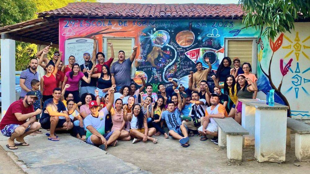 Equipe do Papo de Responsa retorna ao colégio para conversar com os  estudantes, educadores e famílias