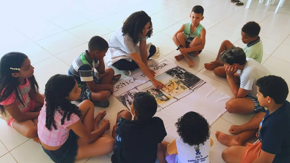 Educomunicação e direitos previstos no ECA são temas de oficinas realizadas com crianças e adolescentes do bairro João Paulo II, em Juazeiro