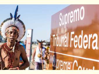 Povos indígenas resistem aos ataques às suas vidas e seus costumes