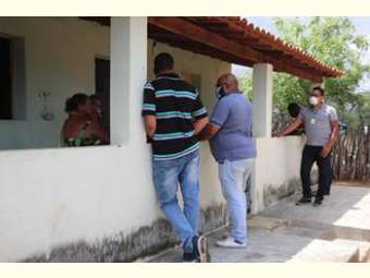 Famílias participantes do projeto Ater Agroecologia recebem visita técnica da Bahiater