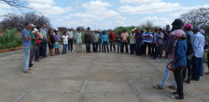 Troca de conhecimentos
entres os agricultores e agricultoras do Piuai e seu Valdemiro 